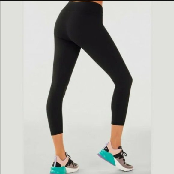 NWT Fabletics Capri Women's Size Large 10/12 Solar Crop - Picture 2 of 9